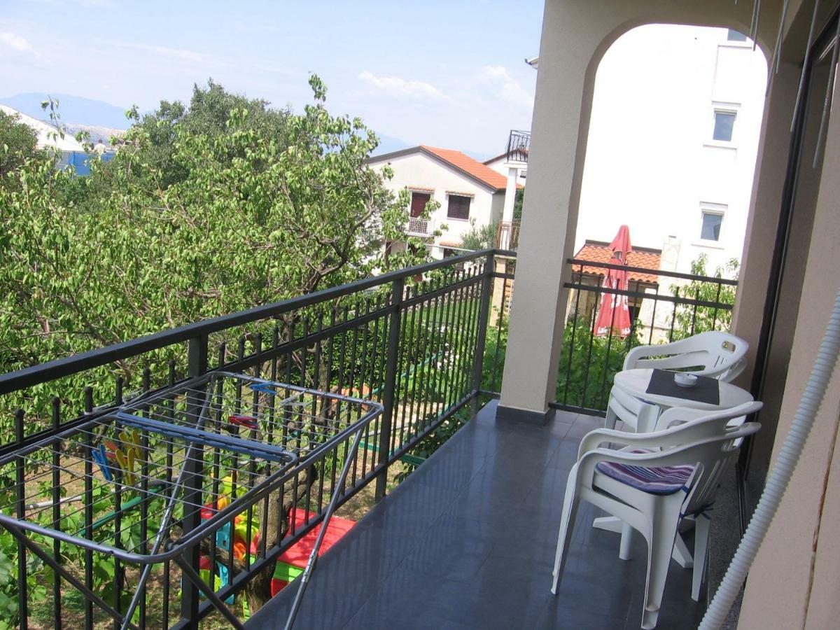 Apartman Valentic Lägenhet Jadranovo Exteriör bild